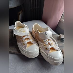 Converse Cream And Yellow Sneakers Sz 9